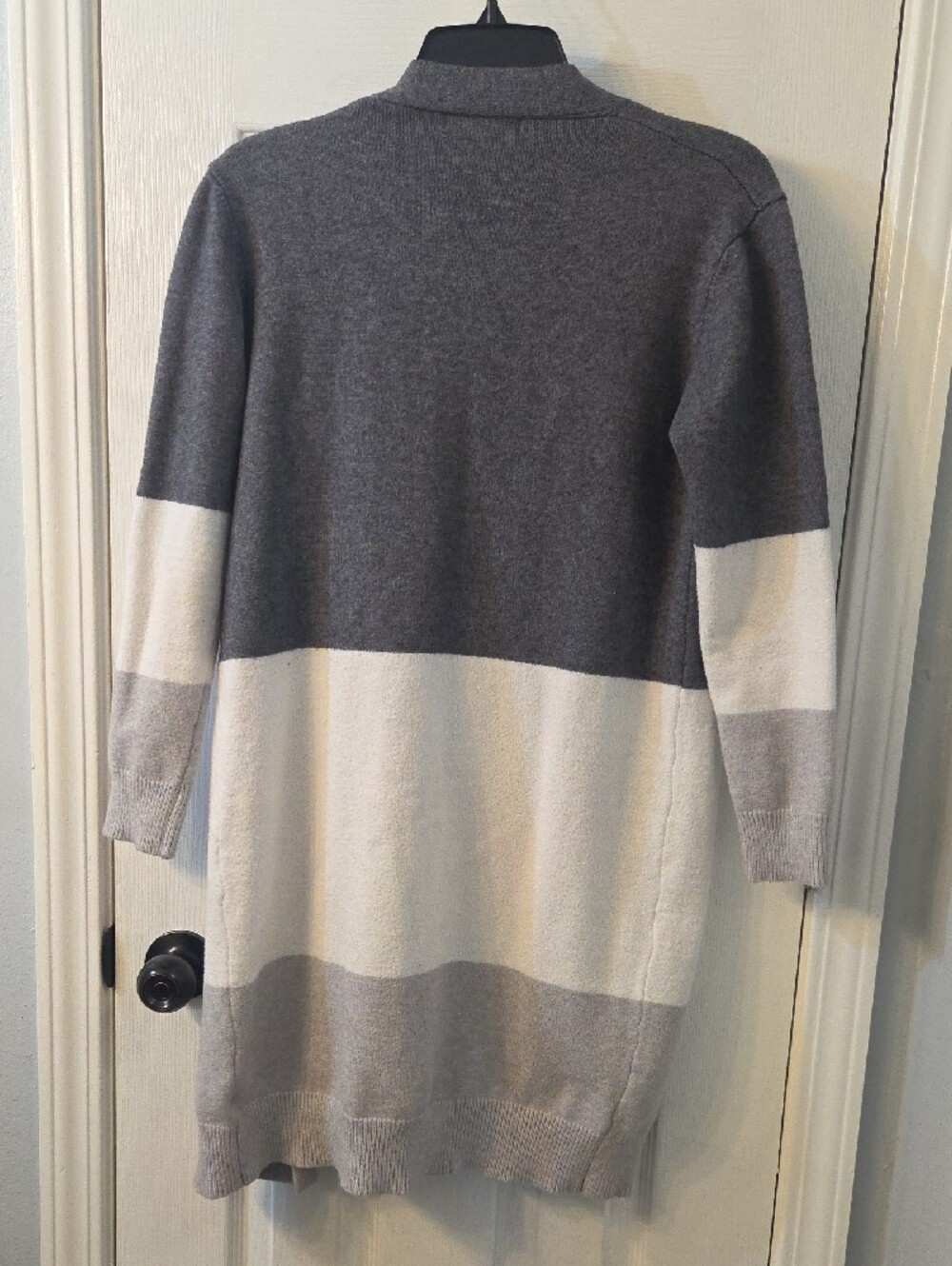 Three-Tone Gray & White Open Front Long Cardigan - Picture 3 of 4